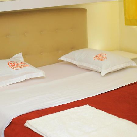 Rustic Gardens Bed & Breakfast Kitunzi Lungujja Kampala Kültér fotó