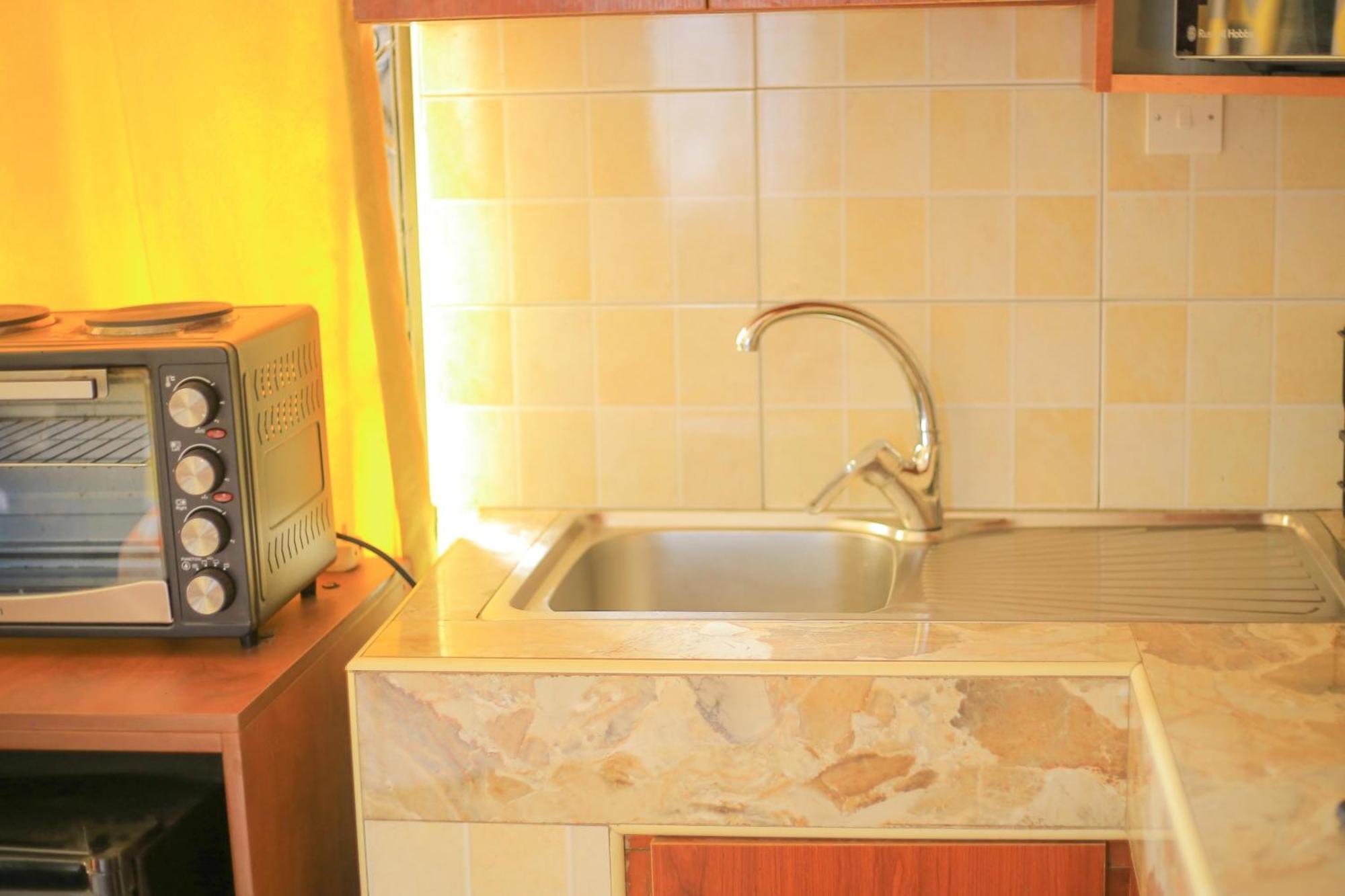 Rustic Gardens Bed & Breakfast Kitunzi Lungujja Kampala Kültér fotó
